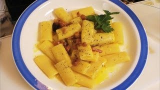 Makaron z jajkiem i boczkiem (carbonara)