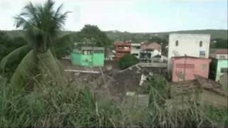 Moradores do Bairro Santo Onofre revoltados com as enchentes de Junho/2010 em Palmares