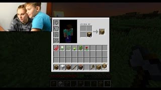 Братишка учит  играть в майнкрафт СТАРШУЮ СЕСТРУ