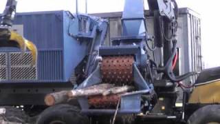 BRUKS 805.2 / Eco Log 594 C mobile chipper in pulpwood Mt. Gambier South Australia oct. 2010