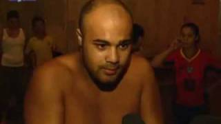 Perversa ca pe Targu Ocna. Interviu cu un smecher de ferentari!! I-au julit antebratu! :))