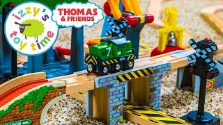 Toys  | Thomas and Friends BUBS BUILDS A CONSTRUCTION TRACK! Fun Toy Trains for Children