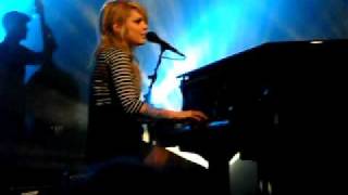 Coeur de Pirate - Fondu au Noir (Live in Lille)