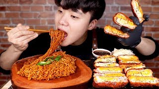 꿀조합..치즈 듬뿍 치즈카츠 불닭쫄볶이 리얼사운드 먹방｜Cheese pork cutlets & Spicy Ramen Eating Show Mukbang!!