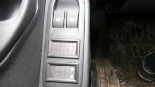 Renault Duster.  Термометр и Вольтметр-амперметр