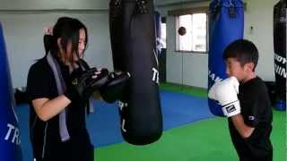 HERO'z キック ボクシング 姫路 女子高生トレーナー？