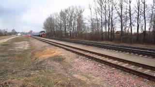 Тепловоз ТЭП70-0227 с поездом №601 Полоцк-Гомель.