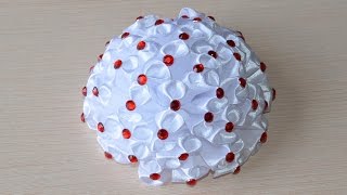 Белый бант из атласных лент МК белые канзаши White flower of ribbons DIY kanzashi Bow to school