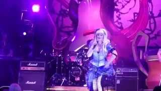 Mad T Party -  Domino