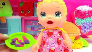 Babysitting Baby Alive Super Snacks Snackin' Lily Feed Playdoh Food  - Cookie swirl c Video