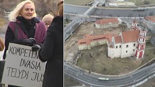 Vilniečiai pasipiktinę: prie bažnyčios šventoriaus statys viešbutį