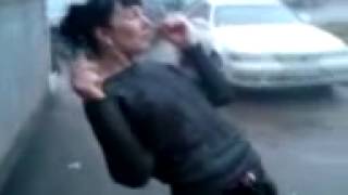 Девушка убилась на гавно Под чем она