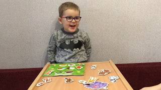 Тёма играет в развивающую игру Больше чем мир животных 2 Vlady toys Startem
