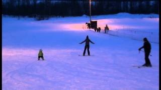 Горные лыжи. 2,5 года (2,5 year old kid skier)