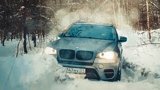 ВЫ ЕЩЕ НЕ ВИДЕЛИ? ДЕВУШКА на BMW Х5 против VW Touareg и Toyota Prado