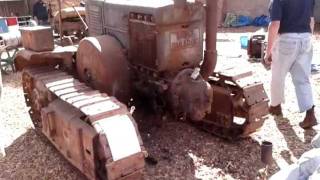 Starting a Lanz Bulldog Crawler (Tractor)