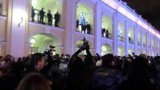 6 декабря, ОМОН окружает митингующих у Гостиного двора