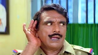 സാറിന്‍റെ ഈ ചെവിക്ക് കണ്ണ് കിട്ടാതെ നോക്കണം | Cochin Haneefa , Kunchacko Boban - Snehithan