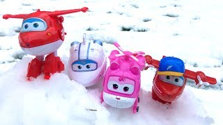 Harika Kanatlar Kar Tatilinde Oyun parkında Toybox Kinder Sürpriz Yumurta Bulmaca Oyunu Azra Selim