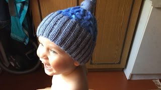 Как связать детскую шапку спицами