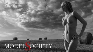 How to take naked pictures with nude art models: Hay Fever by Thomas Holm and Lisa