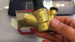 Honeywell D04FM-1/2A Редуктор для понижения давления воды в водопроводе. Обзор VodaVozduh.com
