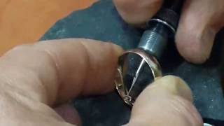 Ручная гравировка обручальных колец.