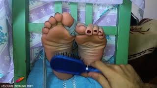 Ticklish feet in tickle chair