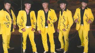 Los Plebes de Chihuahua "Me Haces Falta"