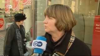 Survey: The Germans and Immigration | People & Politics