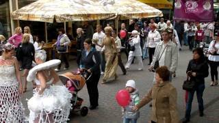 Līgavu parāde 2010 Jūrmalā. Парад невест в Юрмале, 2010 год.