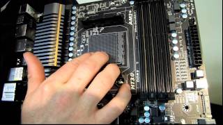 Gigabyte 990FXA-UD7 Crossfire Gaming Motherboard Unboxing & First Look Linus Tech Tips