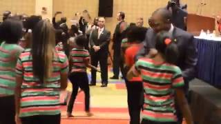 President Uhuru Dances with Kenyan American Kids in Washington, DC