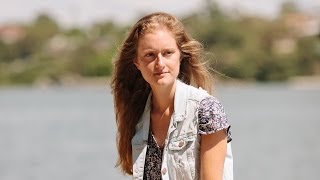 How to blur the background in portraits - basic DSLR photography tips