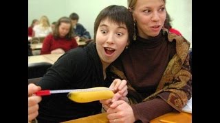 Измеряем плотность электролита в аккумуляторе. Ареометром измеряем плотность электролита.