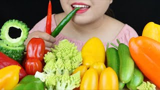ASMR RAW VEGGIE PLATTER (BITTER MELON, CAROL CAULIFLOWER, PEPPER...). CRUNCHY SOUNDS. MAI ASMR