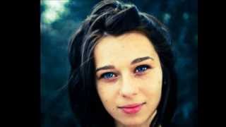 Fermayil-mavi gozlu qiz