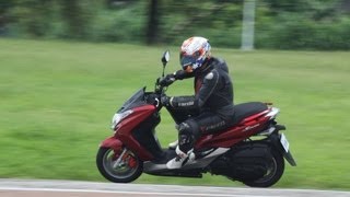 YAMAHA SMAX 街道新秀 加菲貓教室【Auto Online 汽車線上 重機試駕影片】