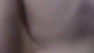 Раздевается на спор