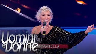 Uomini e Donne, Trono Over - Antonella: una cantante seducente