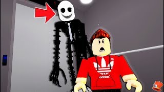 Trapped in the NEVER ENDING NIGHTMARE Elevator in Roblox!