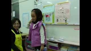 福曼莎幼兒園101上大企鵝11-27許紘睿小老師教具分享 (1)