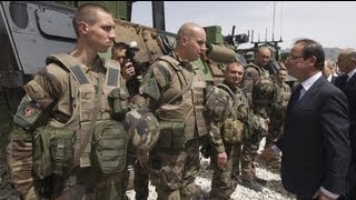 Олланд пояснив військовим, чому забирає їх з...