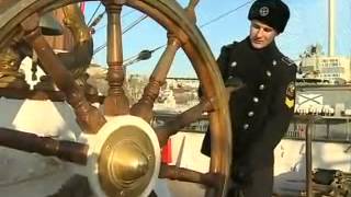 Попасть на легендарный парусник «Седов»