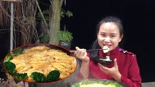 這樣的餃子有吃過嗎？ 9妹直接用大勺放火上烤，做出來色香味俱全【巧婦9妹】