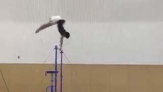 Quad tuck bar dismount / Соскок четверное сальто в группировке