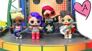 Bebes LOL Rockeras tienen un problema! | Muñecas y juguetes con Andre para niñas y niños