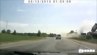 ЖУТКОЕ ЗРЕЛИЩЕ ! МАШИНА ВЗЛЕТЕЛА В ВОЗДУХ ! УЖАСНЫЕ КАДРЫ ! АВАРИЯ ВИДЕО ! ДТП АВАРИИ !