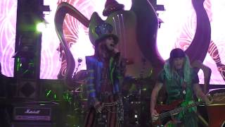Mad T Party - Are You Gonna be My Girl?
