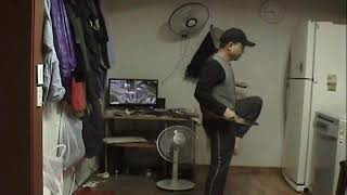 kksd 단검술 knife fighting----knife vs knife  자신의belly복부앞에서knife칼을잡고있는상대의wrist손목이있을때자신의왼손knife칼로push밀어d